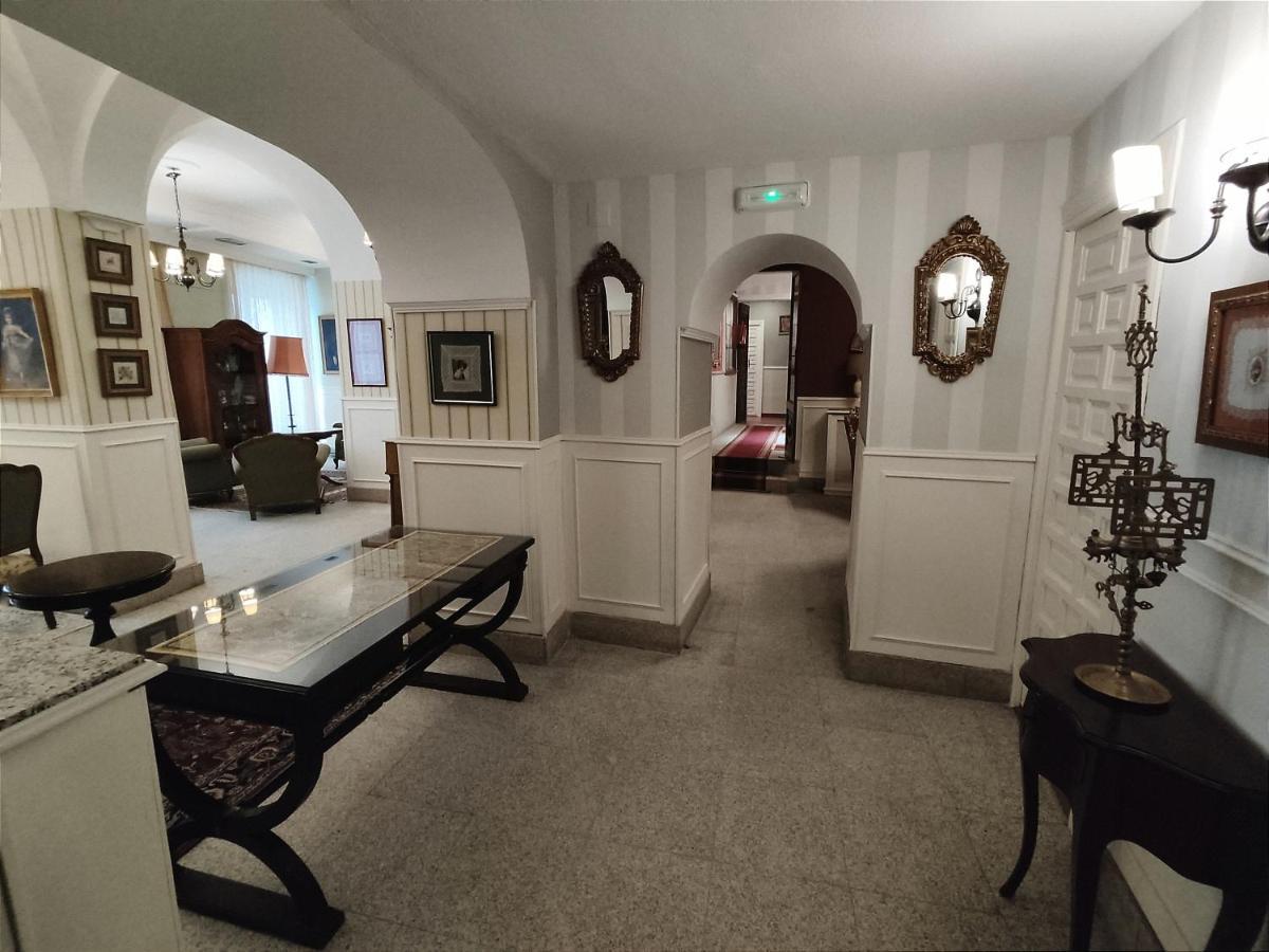 Hotel Iberia Plaza Mayor Caces Dış mekan fotoğraf